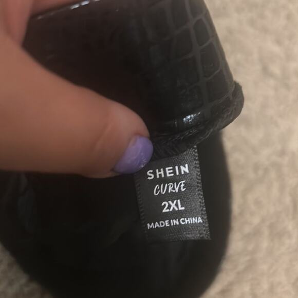 2XL Plus Croc Embossed Split Hem PU Leather Leggings - Picture 5 of 7